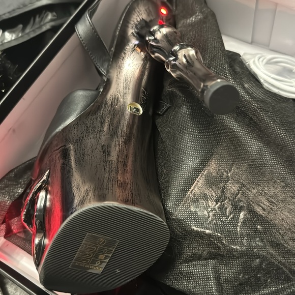 NWB Pleaser Rapture-809-LT 8" Finger Bone Heel 4" Skull Platform LED Ankle Strap - Picture 4 of 4